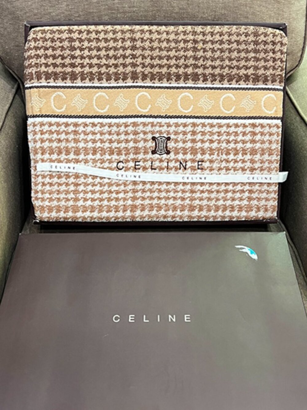 CELINE | Vintage Brown/Cream Houndstooth Pattern Towel Blanket | NIB